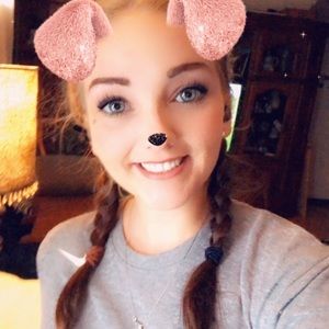 Meet your Posher, Kaylin elizabeth